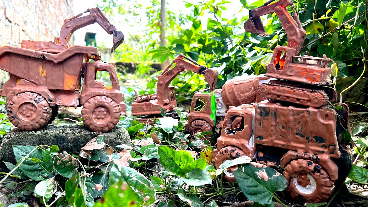 Temukan & Membersihkan Mainan Berlumpur, Truk Molen Besar, Ambulance, Mobil Polisi, Excavator
