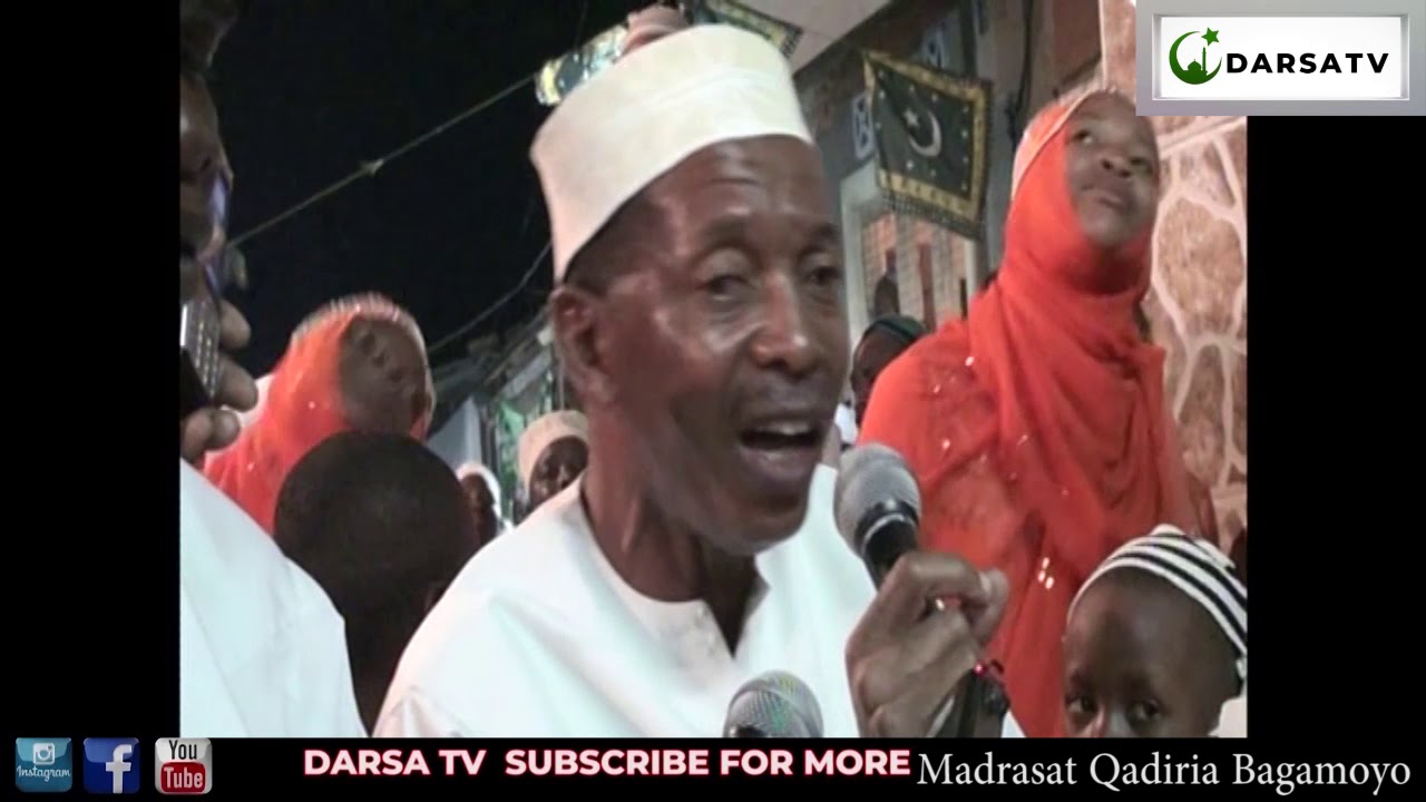 Qadiria Bagamoyo Wakifanya Wakiwa Na sheikh Alhad Omar / Kazi Kubwa Sana  /  Maulid  Bagamoyo 2012