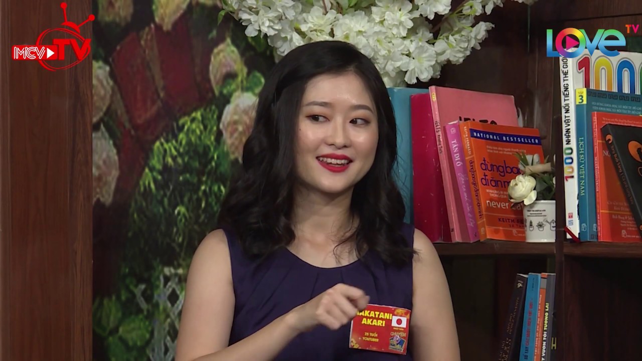 Hotgirl Nhật Bản Akari bật khóc vì bạn trai mắng khi dám không vâng lời 😂