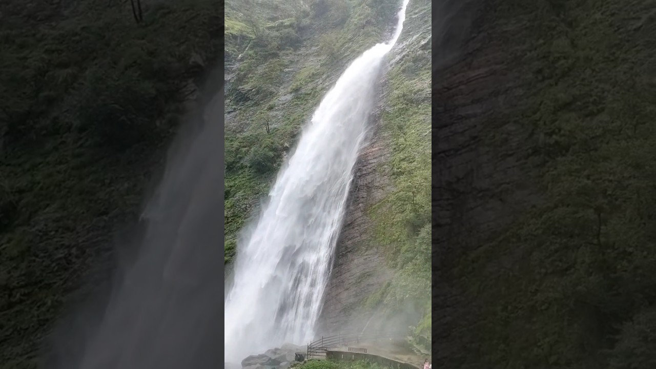 The beauty of nature 🏞️🕊️........Birthi fall munsyari #hills #birthifall #viral #natural #vacation