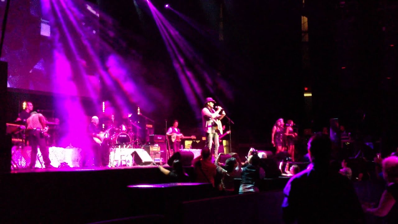 Billy Ray Cyrus (Achy Breaky Heart) Sept.30,2012