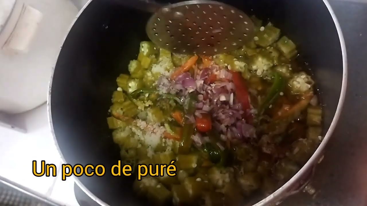QUIMBOMBÓ CON POLLO. COMIDAS DEL CUBANO QUE VIVE EN LA ISLA. ( MIRA COMO LO HACE).