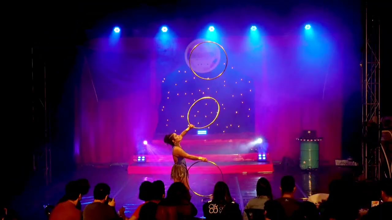 teaser número clássico Bambolê - Mayumi Bataches, em Cabaret (circo crescer e viver)