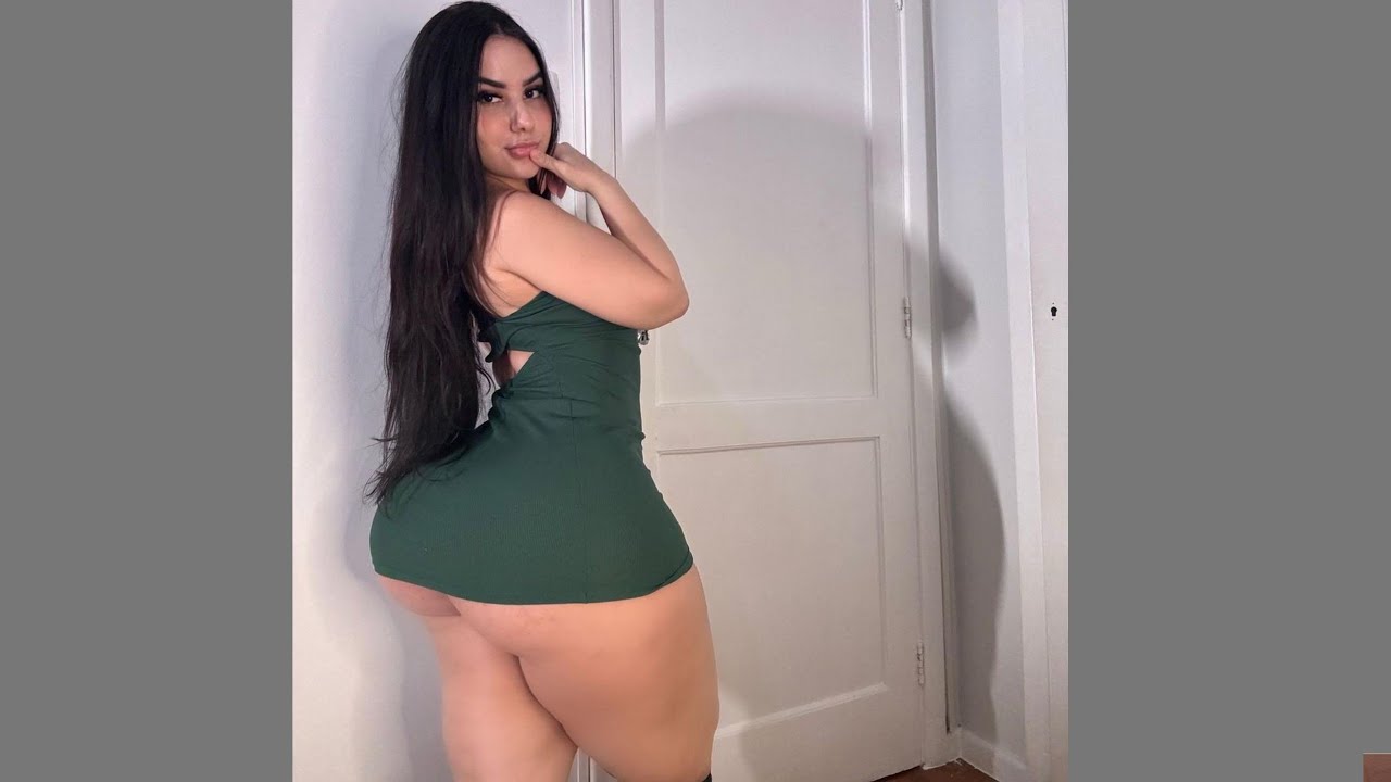 Victoria Matosa Plus Size Fashion Model ~Trending Curvy Plus Size Model Bio  & Facts