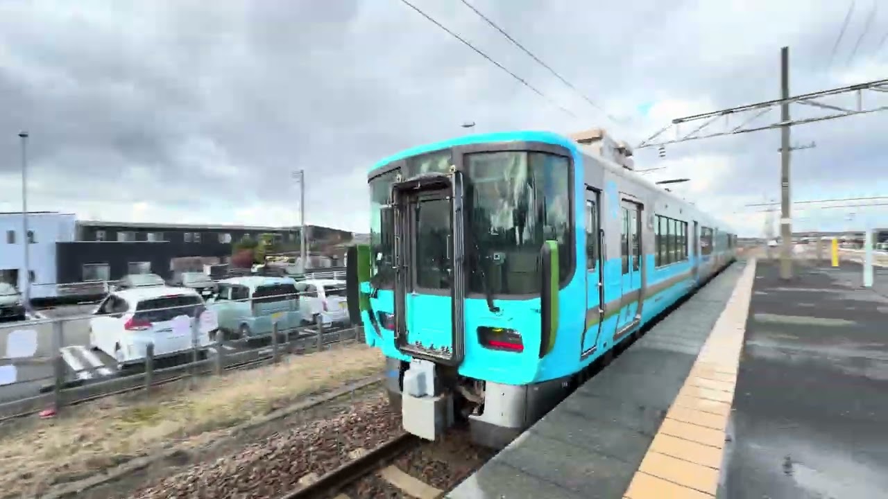 4K動画　521系2次車IR09編成普通金沢行きが春江駅を発車