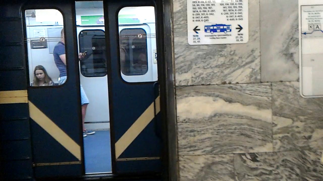 俄羅斯聖彼得堡地鐵門 : 馬斯可夫司基站 Mayakovskaya