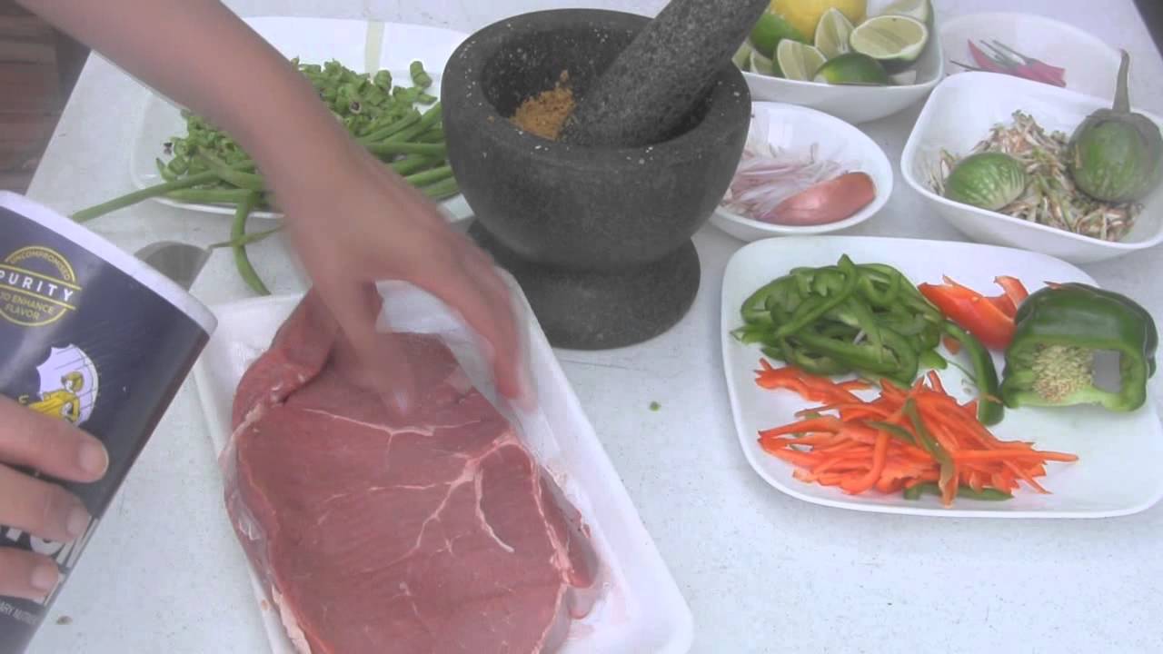 Cambodian Beef Salad - Plear Sach Ko