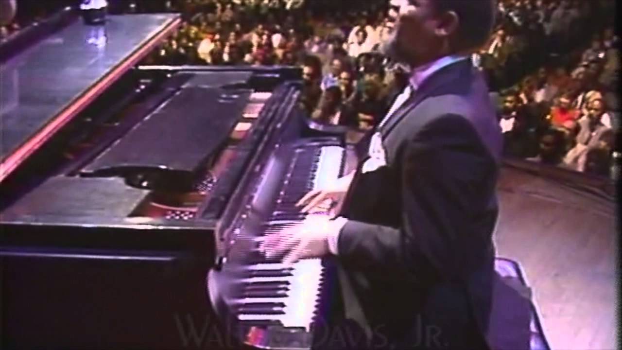 Dizzy Gillespie performs 