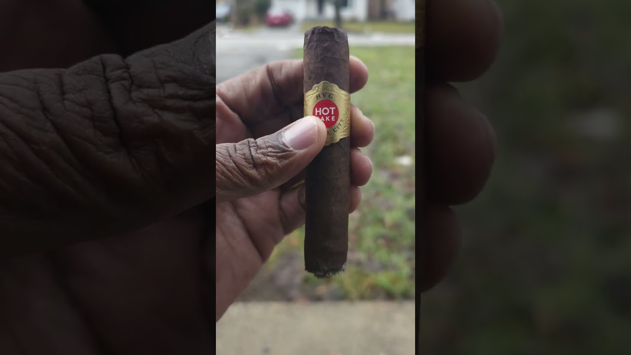 The HVC Hot Chocolate Cake cigar for Privada Club 