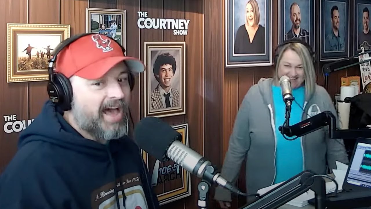 Courtney and Brando sing a duet as Sonny and Cher... I Got You Babe!