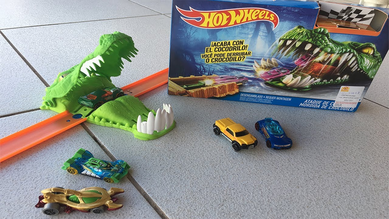 A PISTA HOT WHEELS DO CROCODILO GIGANTE. OS CARRINHOS CONSEGUIRAM ATRAVESSAR?!