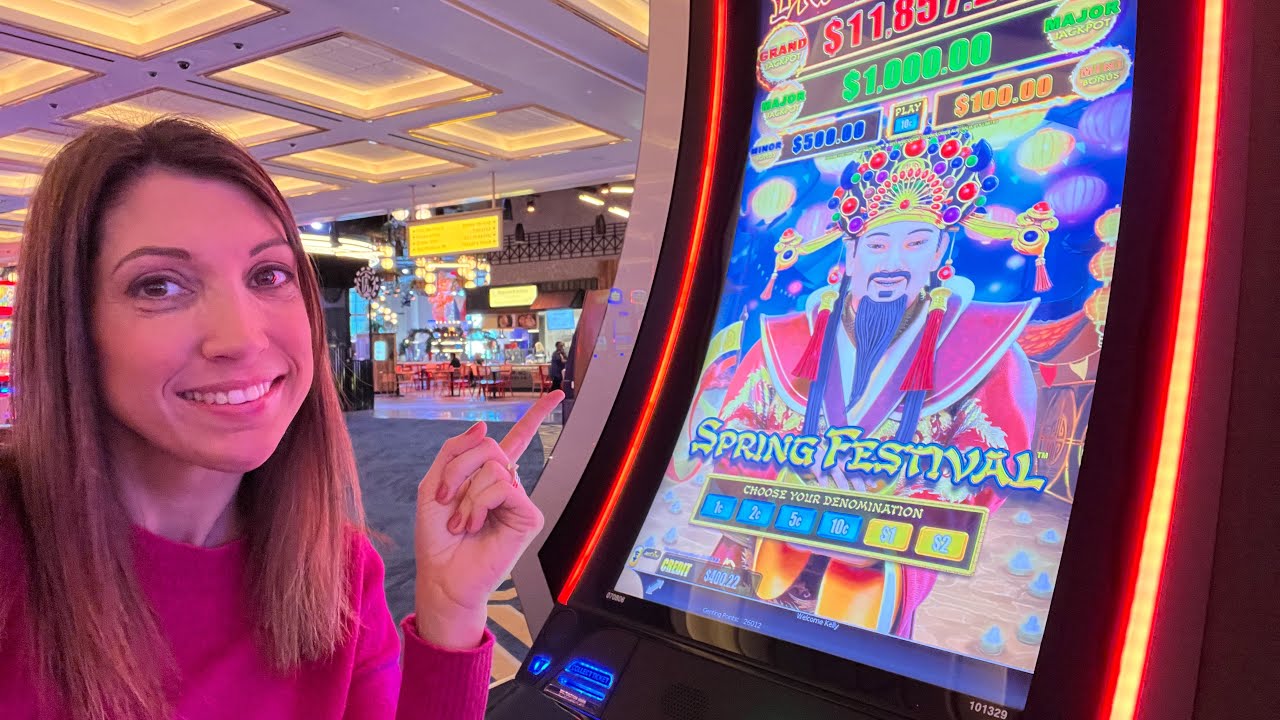 PLAYING SLOTS IN VEGAS! Spring Festival Dragon Link - Las Vegas Slot Action! #slots #casino #vegas