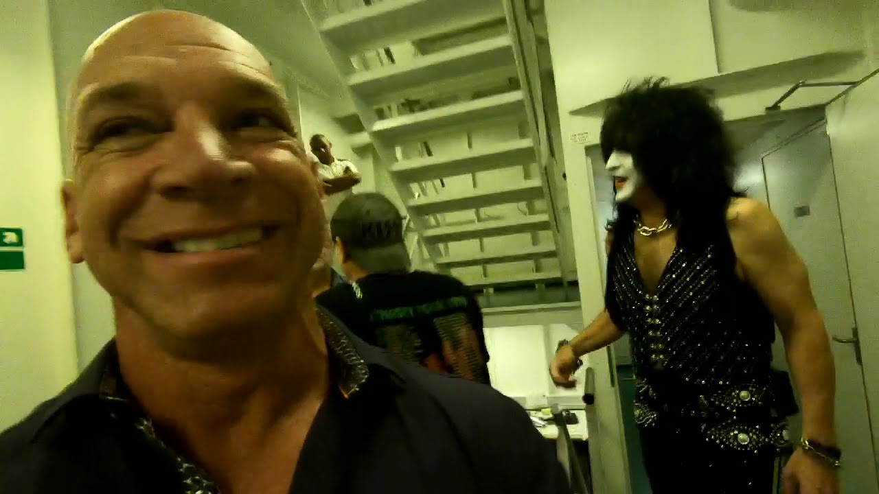 Meet n Greet with Paul Stanley on Kiss Kruise 8 Joe Pappalardo gets his one of one only made guitar