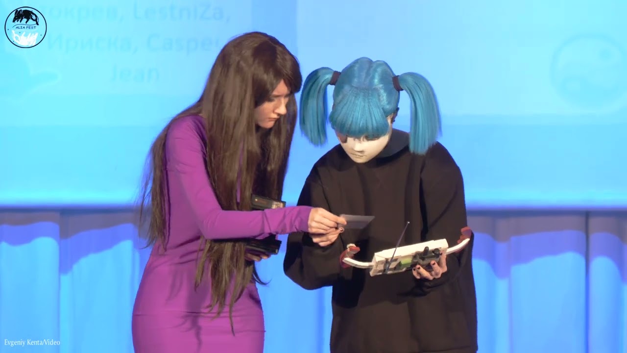 Cosplay defile-Sally Face-Сал Фишер,Ларри Джонсон,Трэвис Фелпс, Эшли Кэмпбелл Майки, но не из токрев