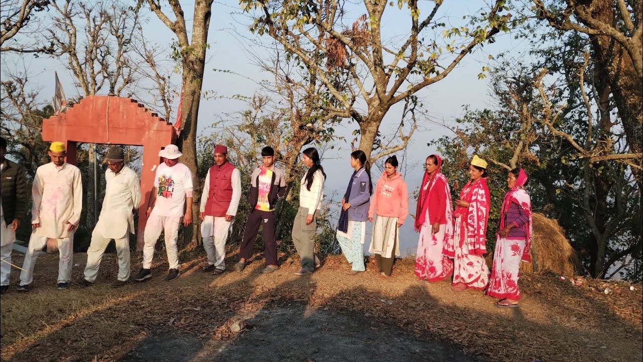 चन्तौला गांव में होली का आनन्द लेते हुए #trendingvideo #viralvideoholivideo #kumounikhadiholi