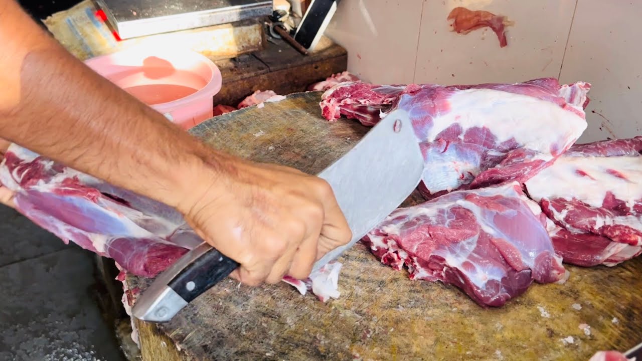 సండే లేత మేకపోతు మటన్ కటింగ్ స్కిల్స్ !! Mahesh Meat Cuts !! Telangana Mutton Shop Bhagyalatha Hyd !