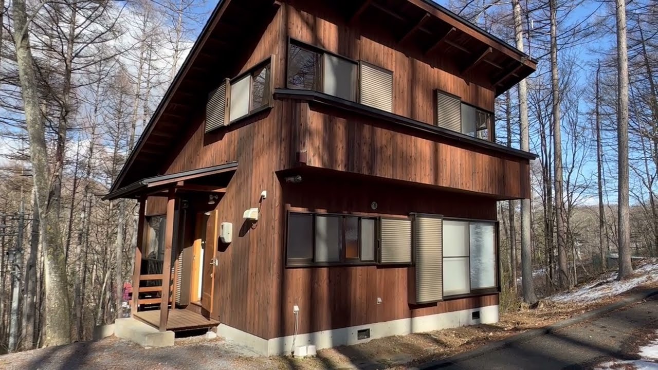 軽井沢鹿島の森2.9km【4,580万円リノベ別荘】土地418坪傾斜含む管理地内