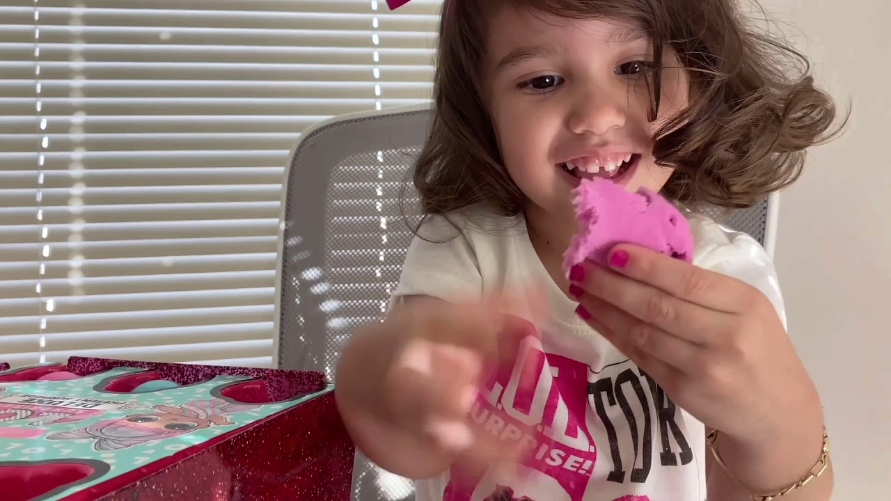 L.O.L. Surprise! Deluxe Present Surprise with Miss Partay Doll and pet