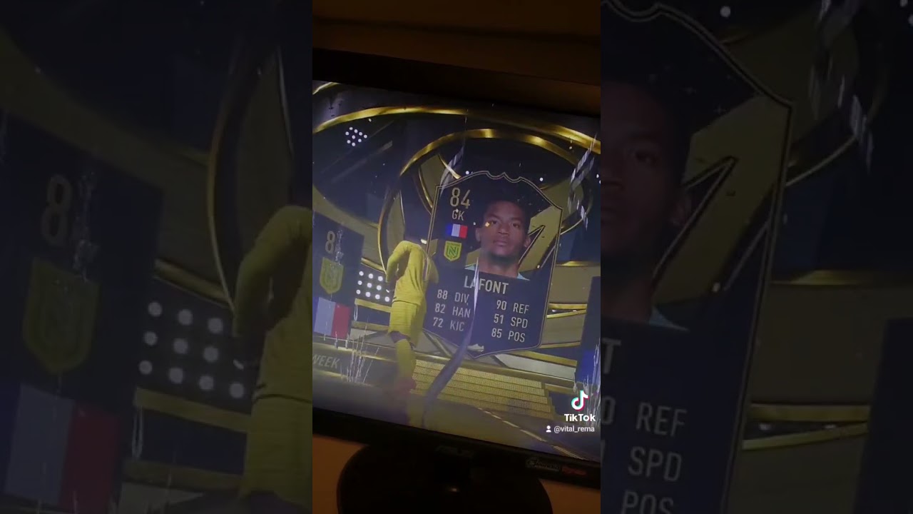 OPENING NEW CENTURIONS 100 PLAYER UPGRADE PACK! 