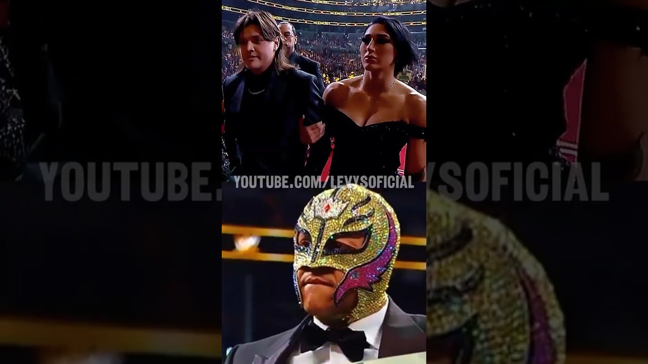 Dominik Mysterio's reaction to seeing Rey Mysterio in the Hall of Fame 💔 - #Shorts #wwe #reymysterio