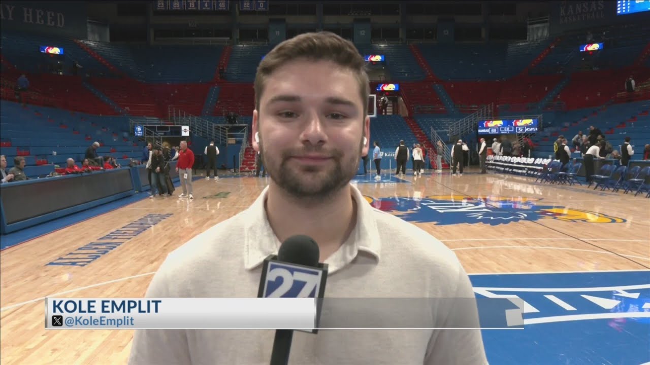 Kansas gets hot in second half, downs Houston in top-15 contest