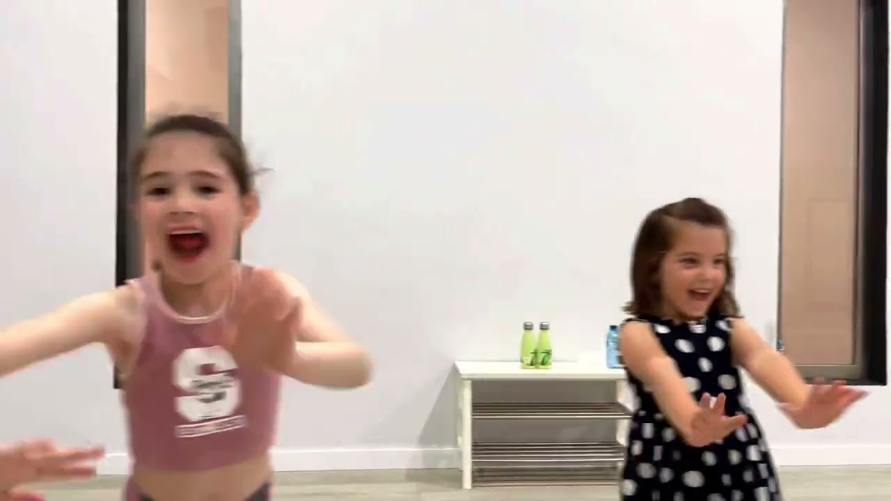 22 ACADEMY - Academia de baile en Irún