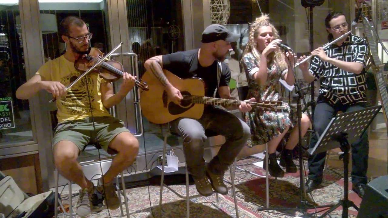 The Winged Leaves in versione Acoustic Quartet - live concert via Muratti - Trieste - 9.9.16