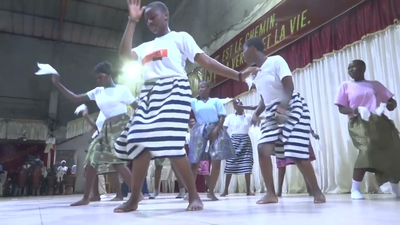 PRESTATION DE JEUNES DISCIPLES DE YOPOUGON  - MINISTERE AUX ENFANTS CMCI