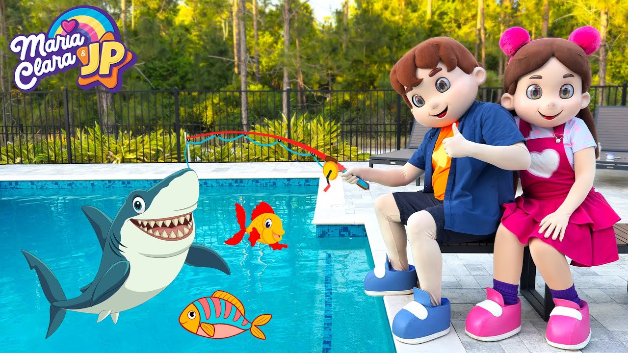 Maria Clara e JP em uma divertida pescaria na piscina!