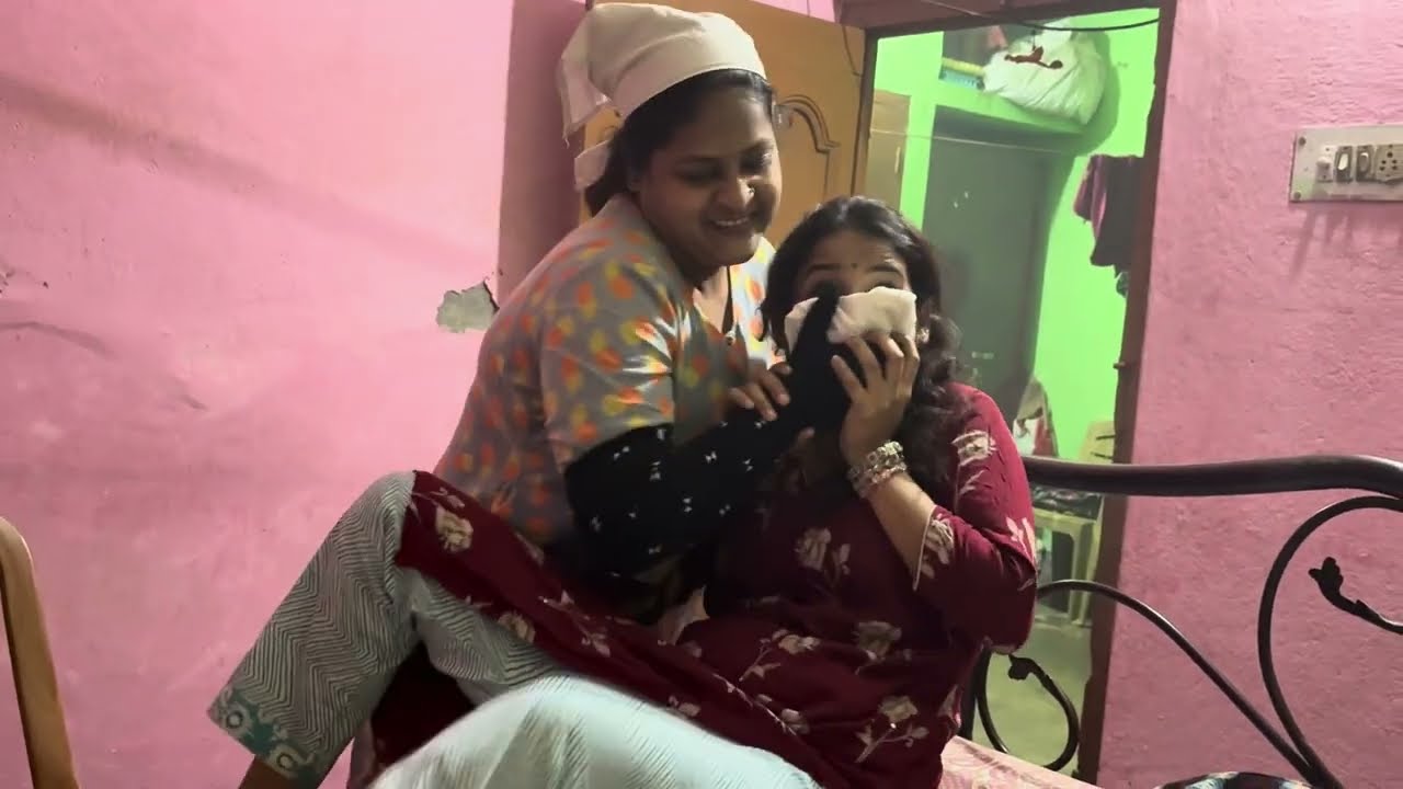 friend ki mukh main kya laga diye funny story 🤣😂 #funny #comedyvideos #funnyvideos #subscribe 