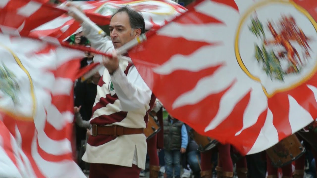 Gli Sbandieratori di Volterra 2014