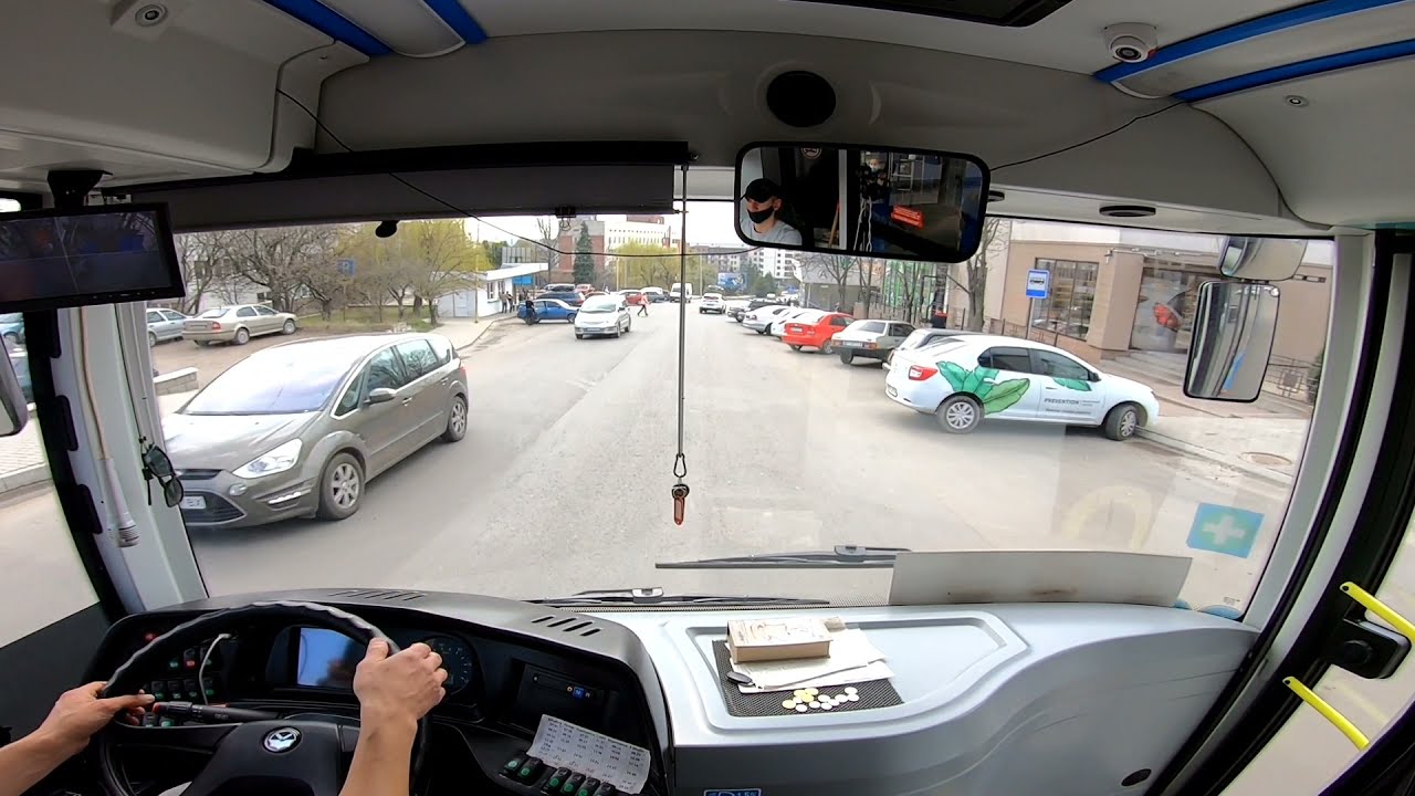 Вид из кабины городского автобуса. Работа без слов на 18-ом маршруте.