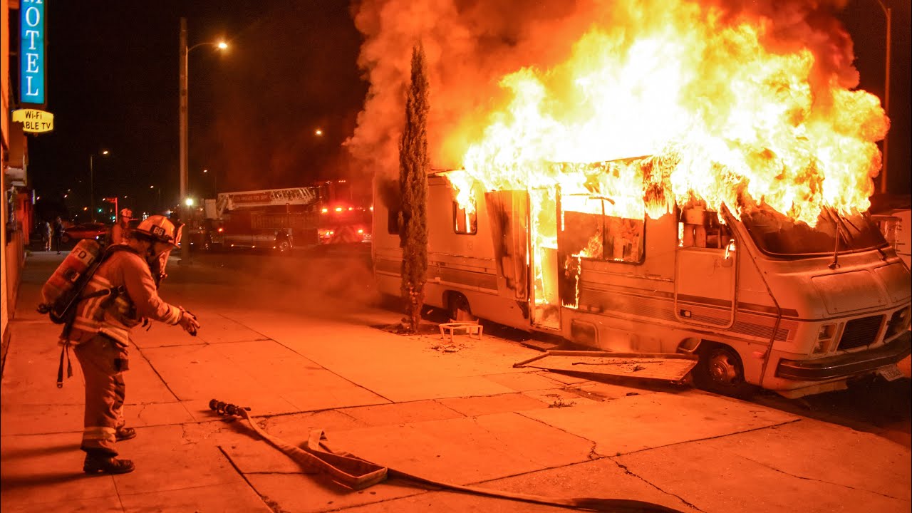 LAFD Light Force 66: RV Fire