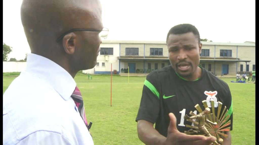 Zambian captain Christopher Katongo collects 2012 BBC African Footballer of Year trophy