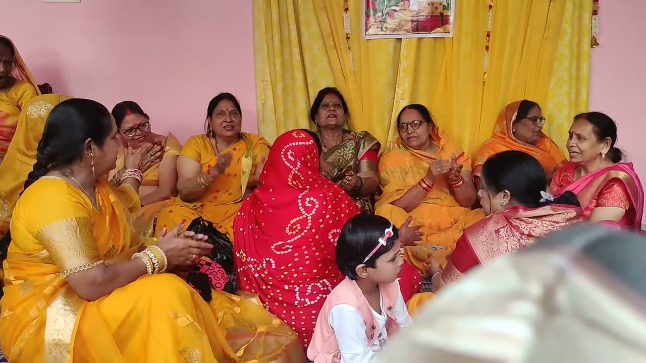 आस पास मे धरा रुपाइया बीच में रखा मम्मी को मम्मी को उसने हार आया स्वर ममता मिश्रा अवधी 