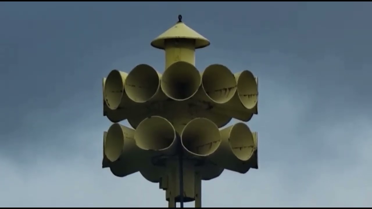 (Tornado siren test) cloquet skate park federal Signal 3T22A ATTACK FOR 2 minutes Minnesota on may 1