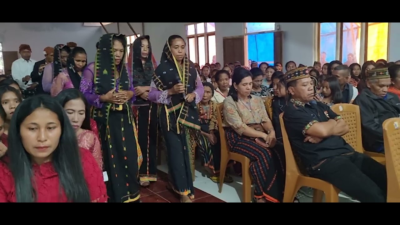 Lorang Jumat Agung di Stasi Colol Manggarai Timur...