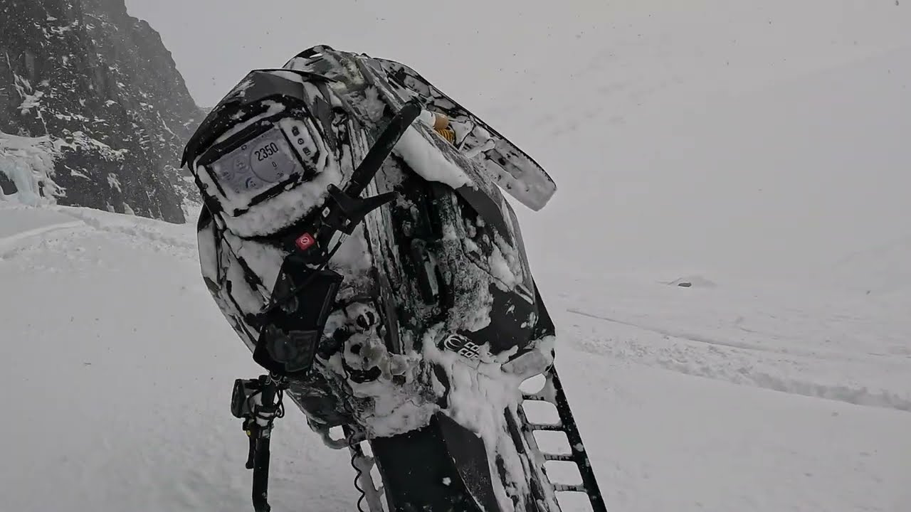 9R ripping the fresh pow