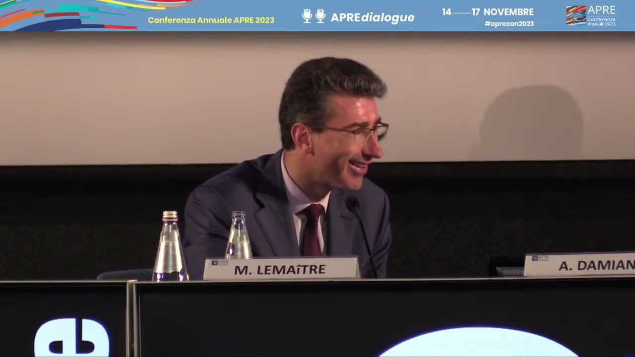 Marc Lemaitre, Direttore Generale DG RTD, CE dialoga con Alessandro Damiani, Presidente APRE