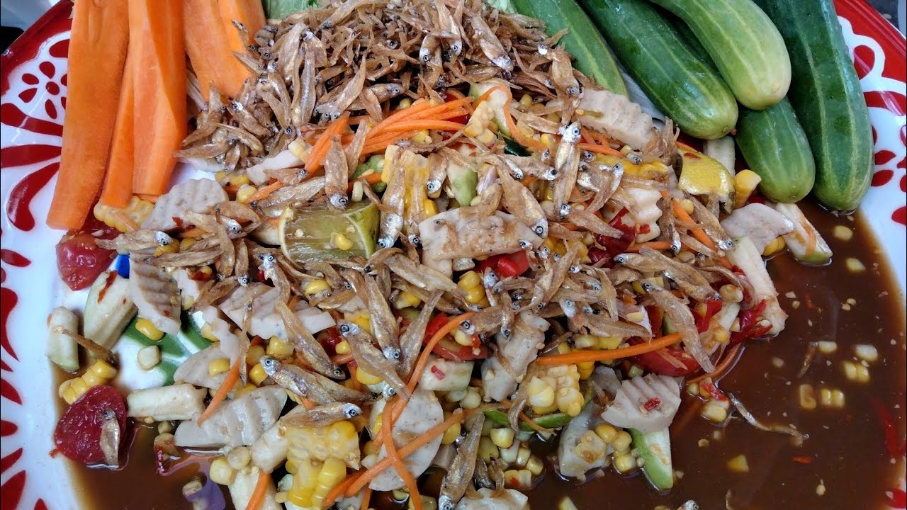 ตําข้าวโพดหมูยอแซ่บๆ