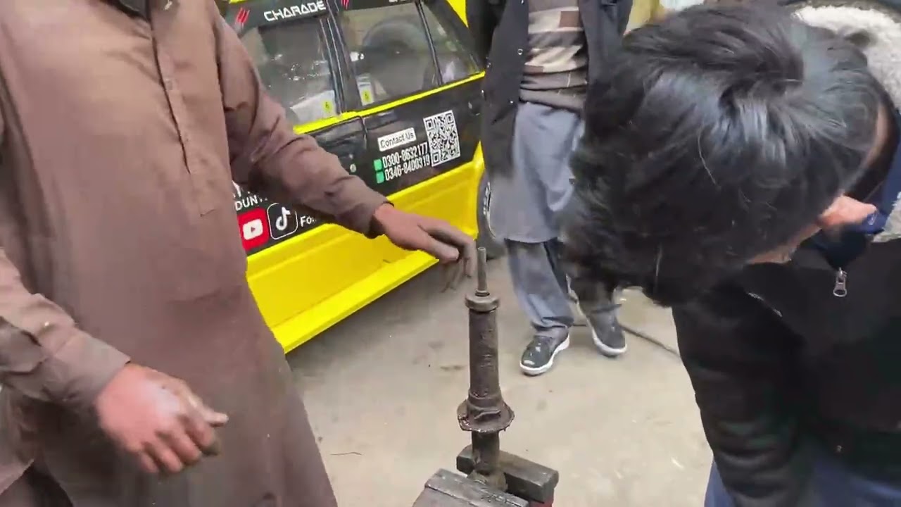 Toyota carola gli back shock change 