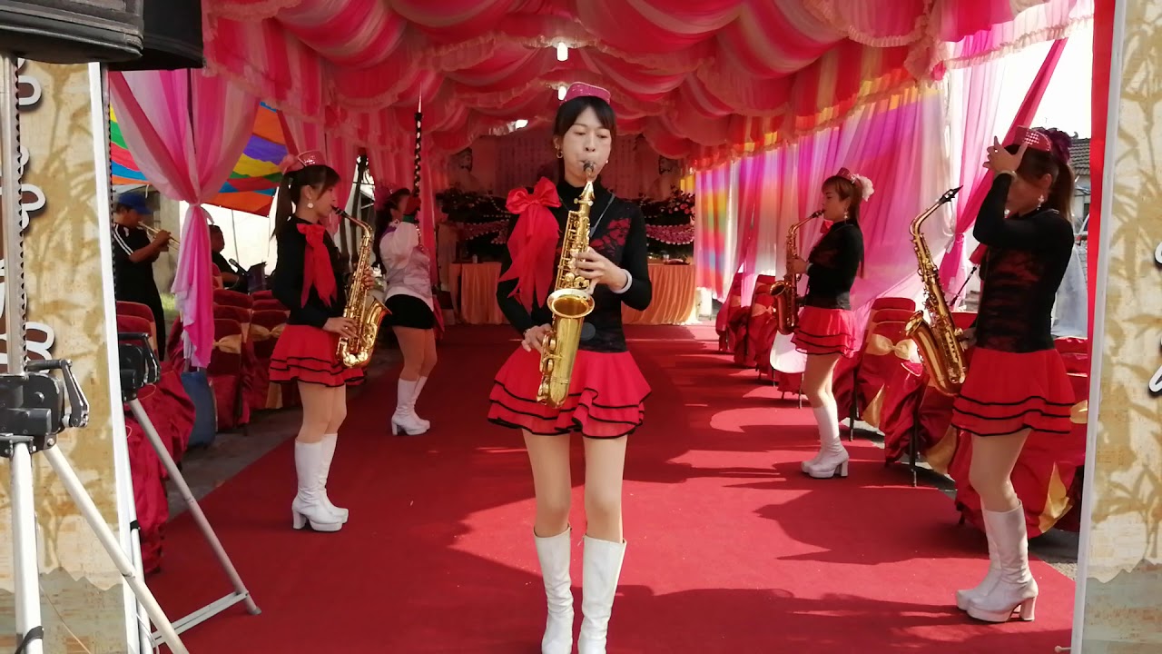 樂隊進場演奏 - 美麗的送行隊伍