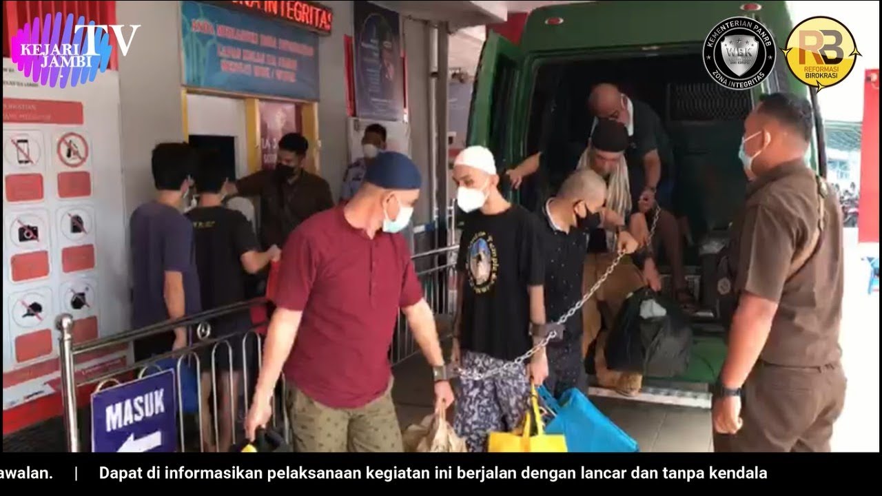 Seksi Pidana Umum Kejari Jambi Melaksanakan Pemindahan Tahanan Hakim (A3)