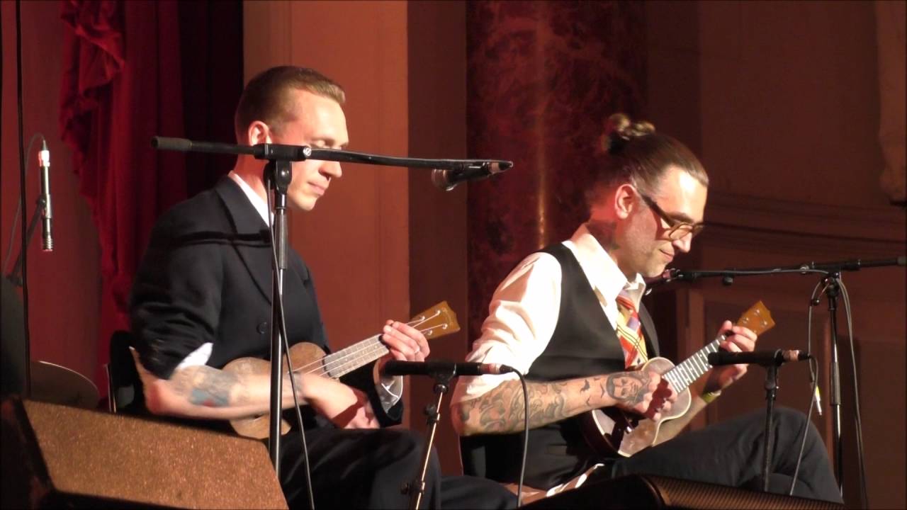 Ukulele Uff and Ukulele Zaza at Cheltenham 2016