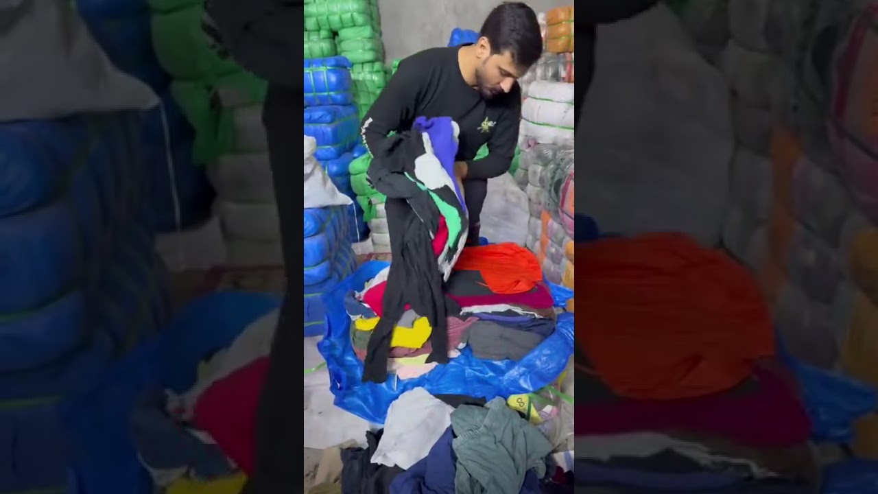 سويتر رجالى اولى ابو النعامه (100) الف واصل العدد 100 قطعه تقريبا الوزن 40 كيلو 07748343430📞