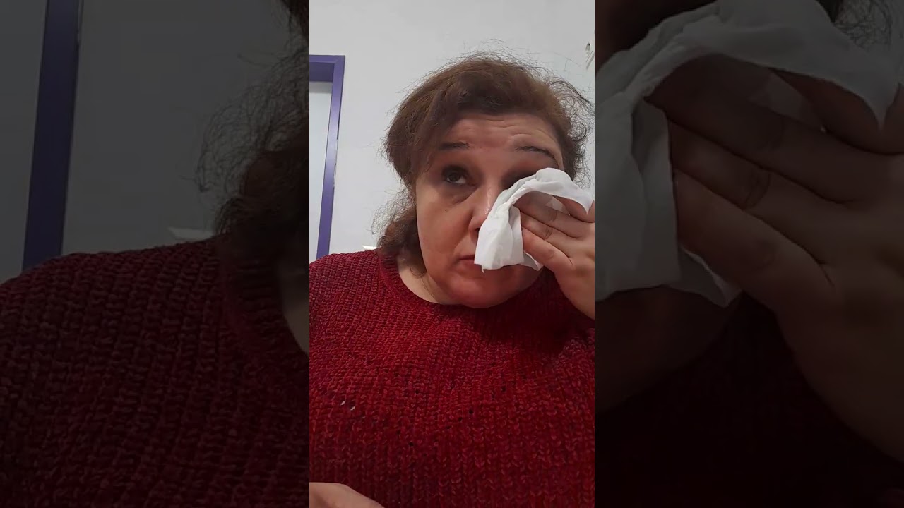 С  мокрыми, специально для снятия макияжа салфетками , сегодня вечером протираюсь для вас 