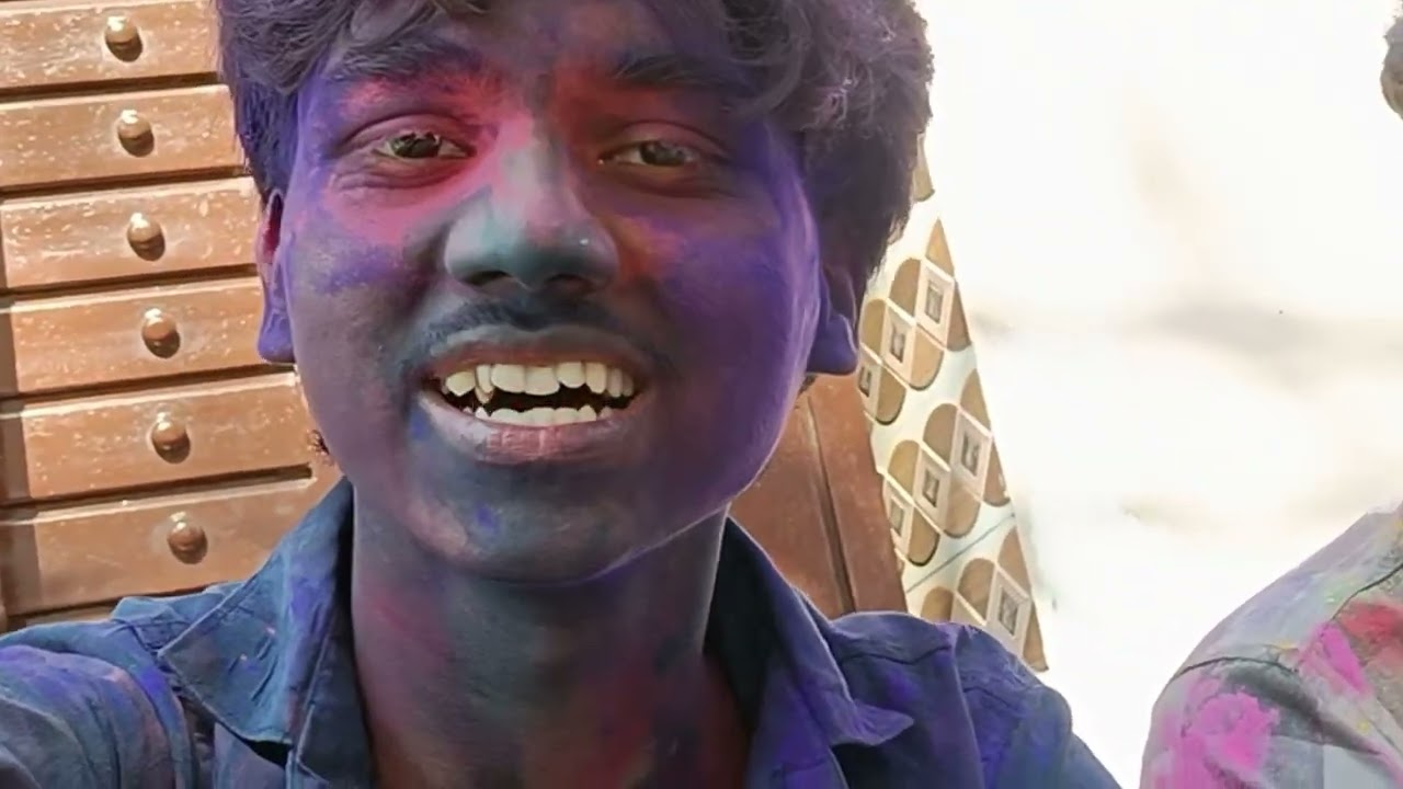 Happy Holi ☺️🎨..#trending #trend #viral #viralvideo #viralvideos #vlog #vlogger #vlogs #holi #fun 