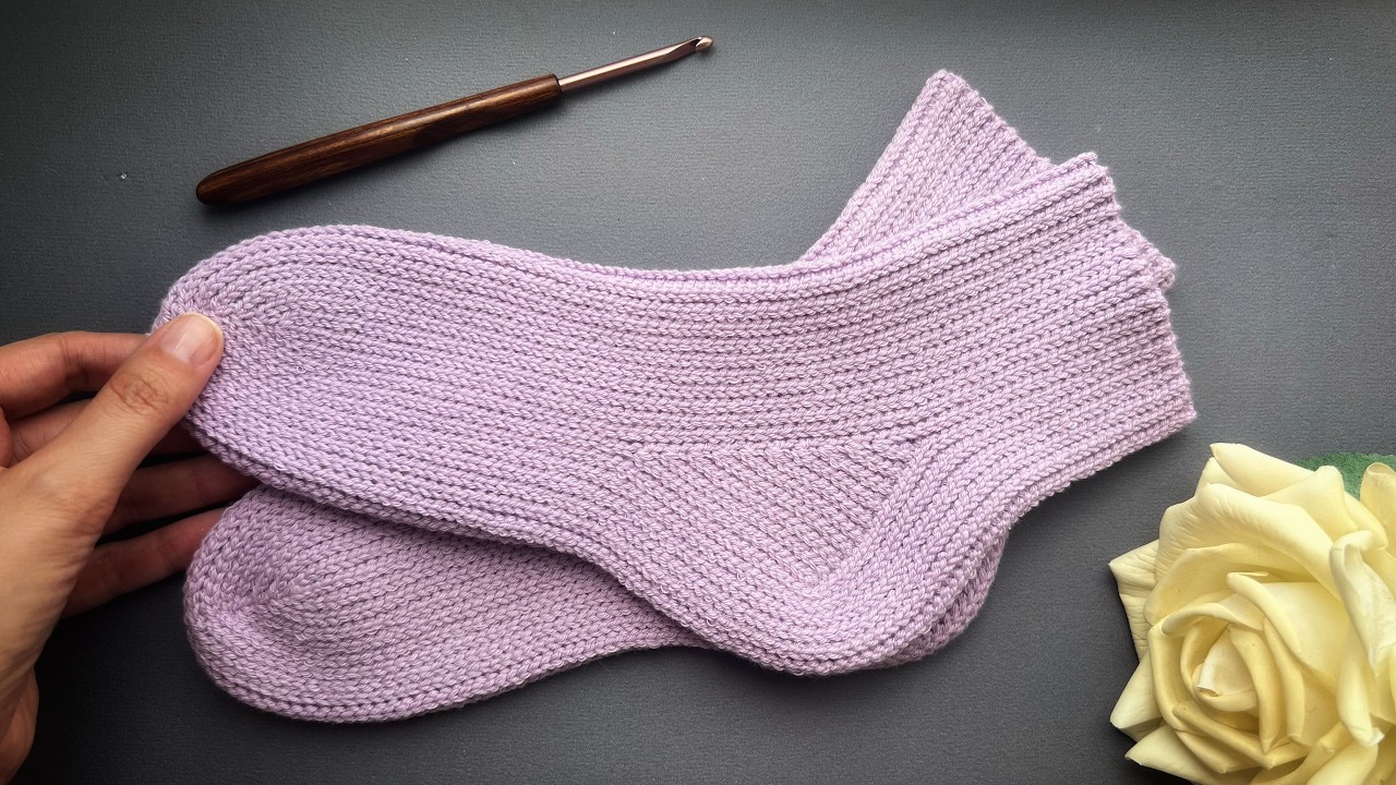 Knitters Are SHOCKED! Crochet Socks That Look 100% Knitted! Perfect Crochet Socks!