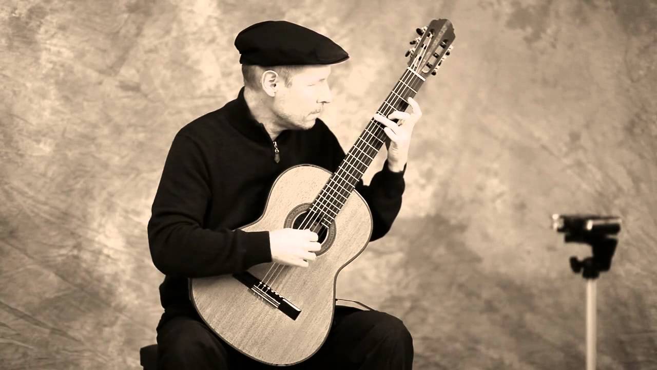 Mario Stresow plays 
