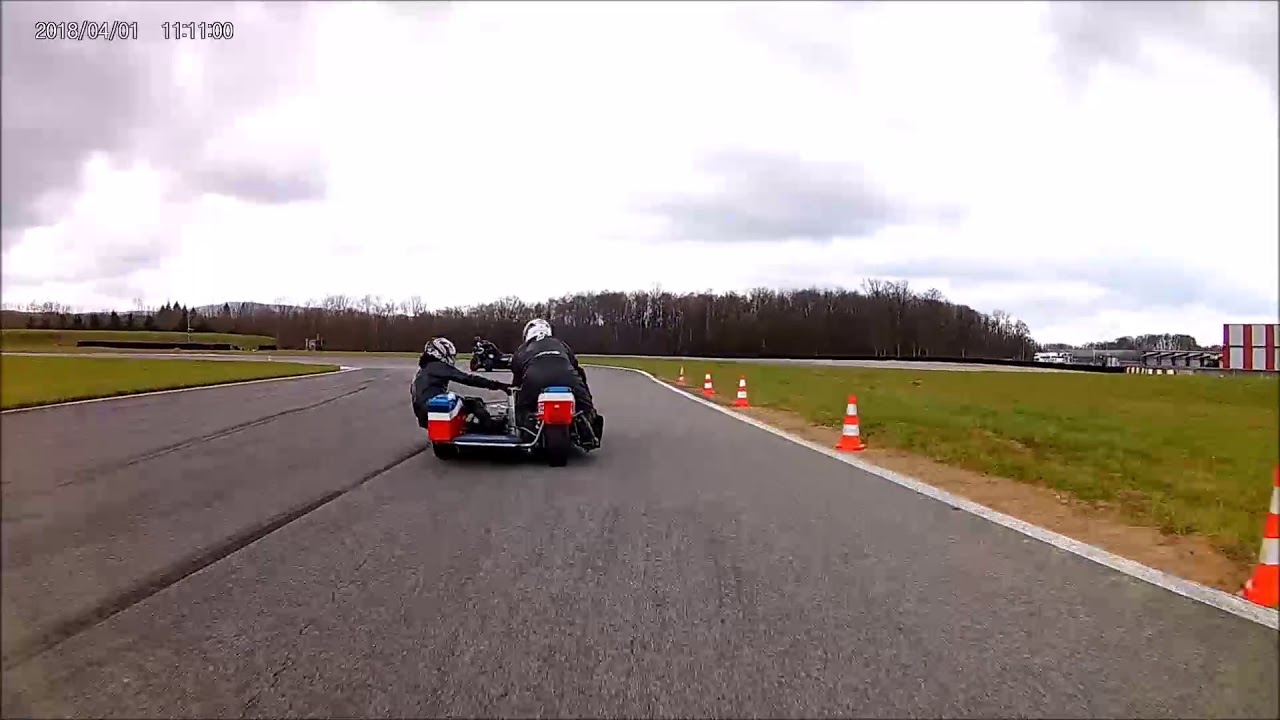 Roulage sur circuit de Bresse en Can-Am Spyder F3-S  01 04 18